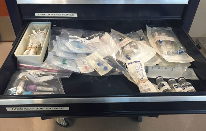 crash-cart-nurses-medication-tray nurse medication tray in a crash cart